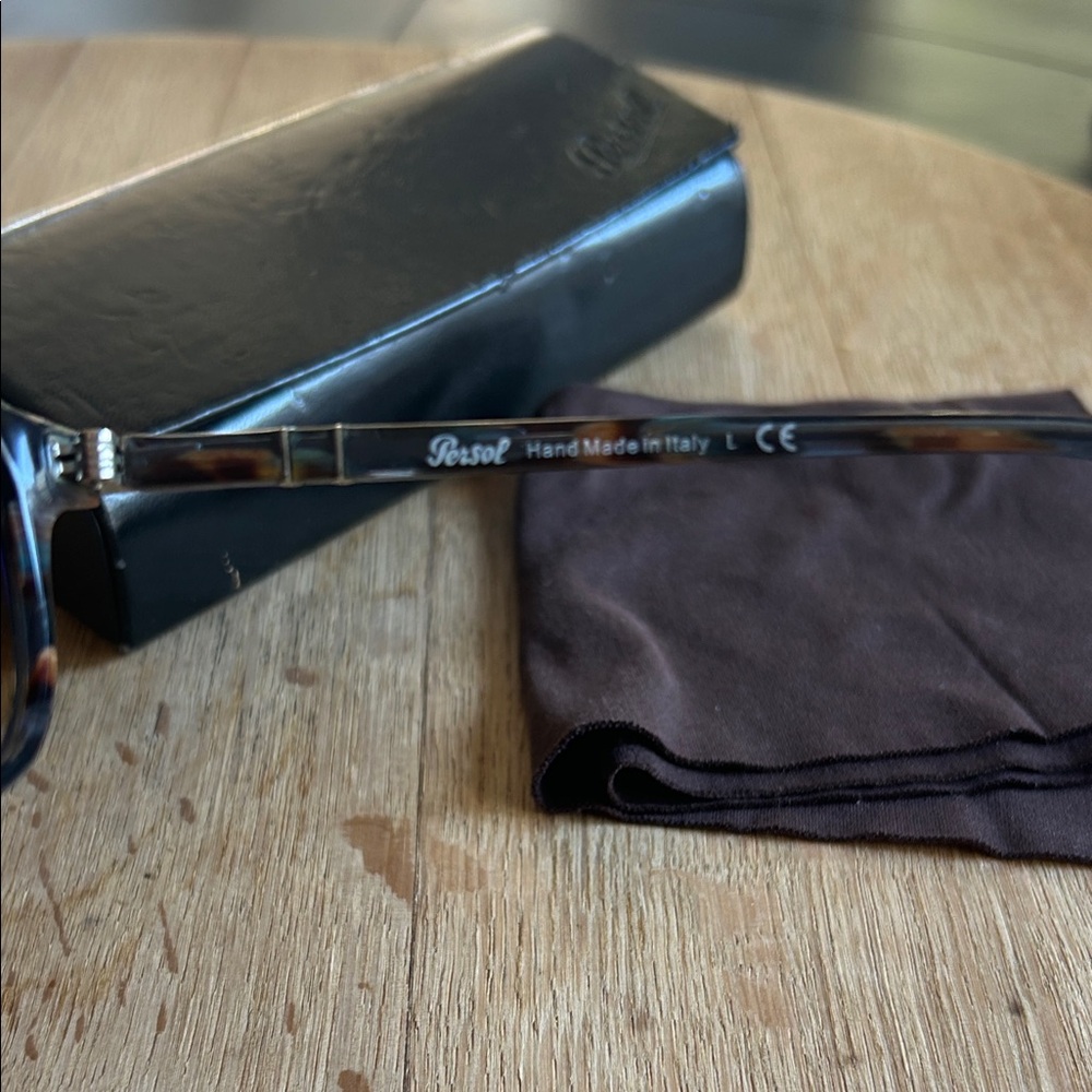 Persol Blue Tortoise Sunglasses with Black Case - Picture 2 of 6